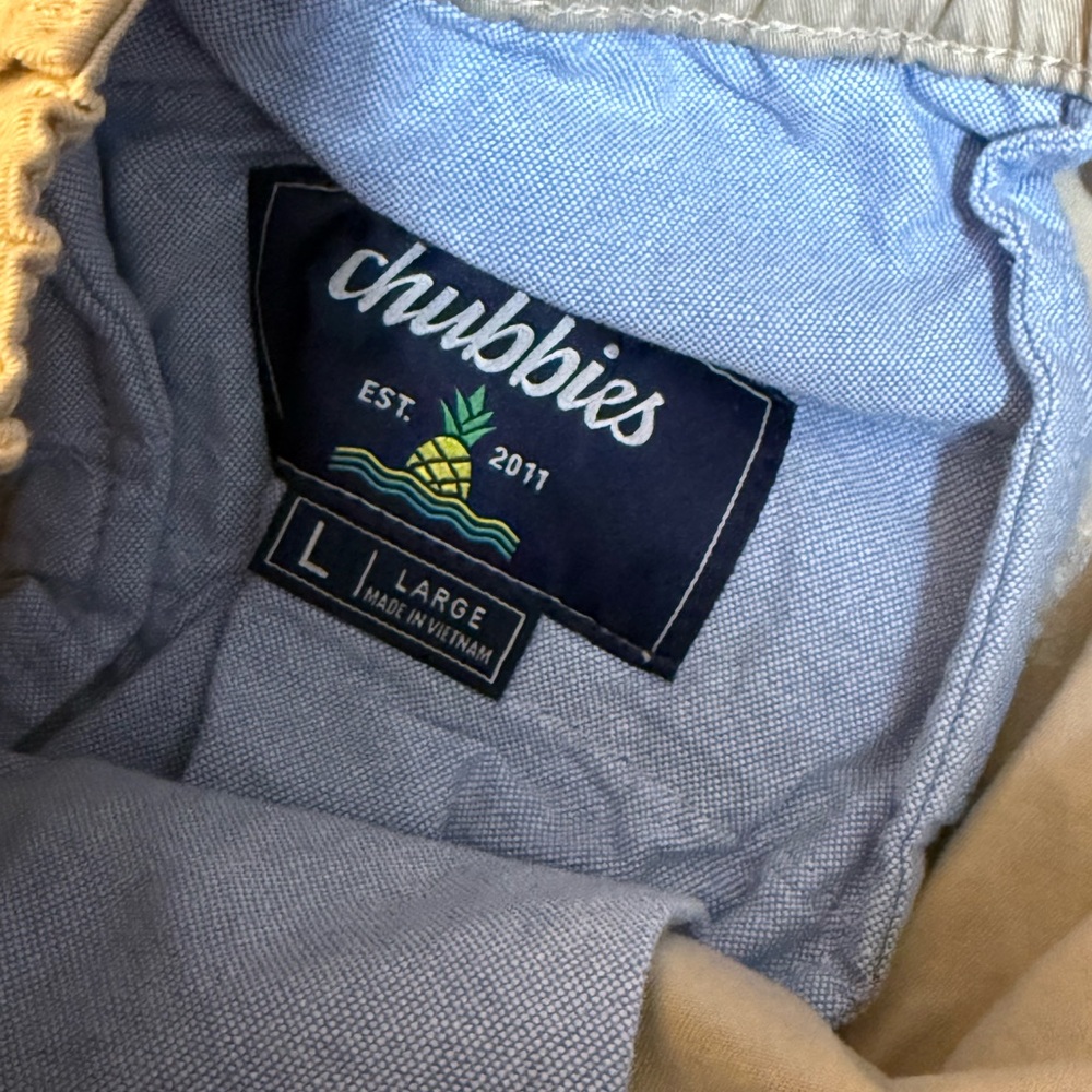 Khaki Chubbies 2โ Shorts - Picture 3 of 4